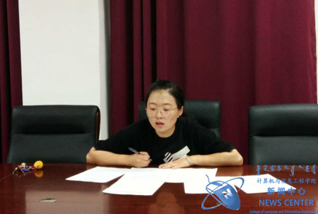 庄老师讲话 计算机公司 刘鑫 摄